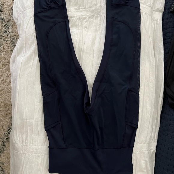 Lululemon crop leggings women’s size 8 gray - Picture 7 of 10